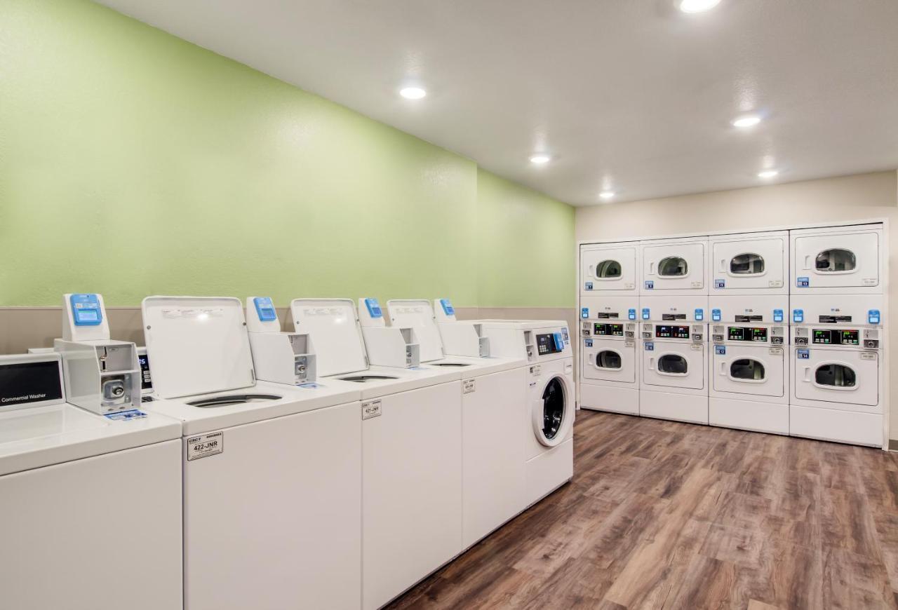 Woodspring Suites Thornton-North Denver Eksteriør bilde